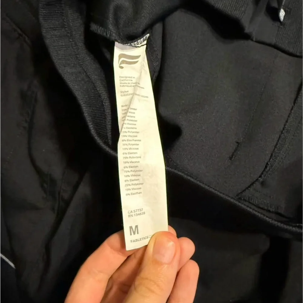 Fabletics scrubs - Picture 6 of 6